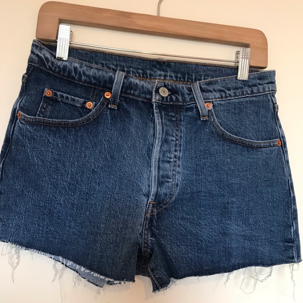 SOLD Levi’s Denim Shorts - Picture 4 of 6